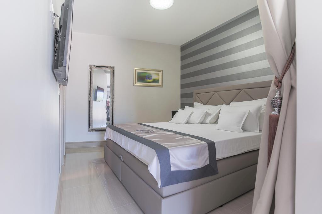 Villa Mendes Zastražišće Exterior foto